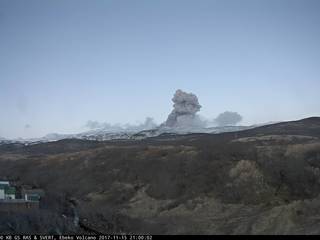 Активизация вулкана Эбеко (остров Парамушир)  16 ноября 2017 года.